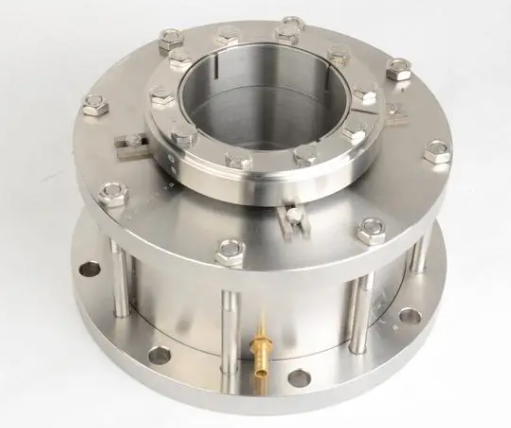 교반기용 메카니컬 씰 설치 중 기술 검사